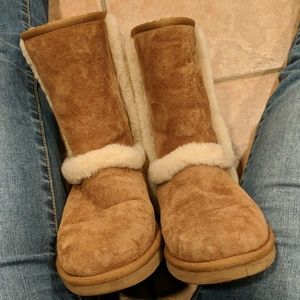 UGG size 7